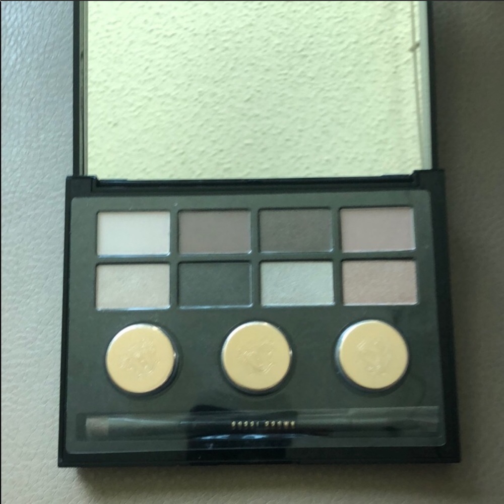 Bobbie Brown  Lux Edition Eye pallet. New!